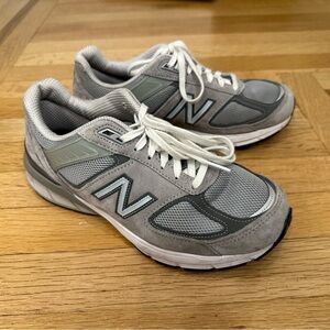 Extra Wide!  New Balance Women's Made in US 990 V5 Sneaker